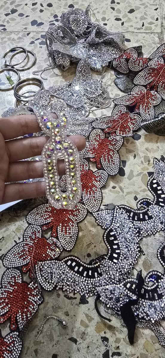 سلام عليكم دانتيلات وملكانه كلهن ب٢٠٠ دانتيلات هواي  مكاني بغداد


**إذا كنت صاحب هذا الإعلان وتريد حذفه لأي سبب، رجاءا أرسل رسالة إلى الدعم الفني**