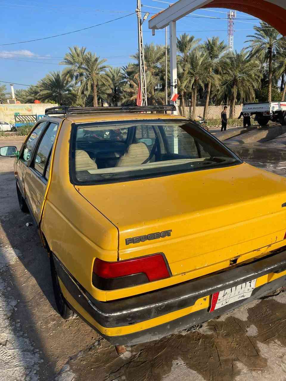 سلام عليكم بيجو 405 مديل ٩ ما مسجله هيئه  مكان محاويل سعر ١٧ وبيها مجال رقم الهاتف *********** ما متواجد عل فيس
