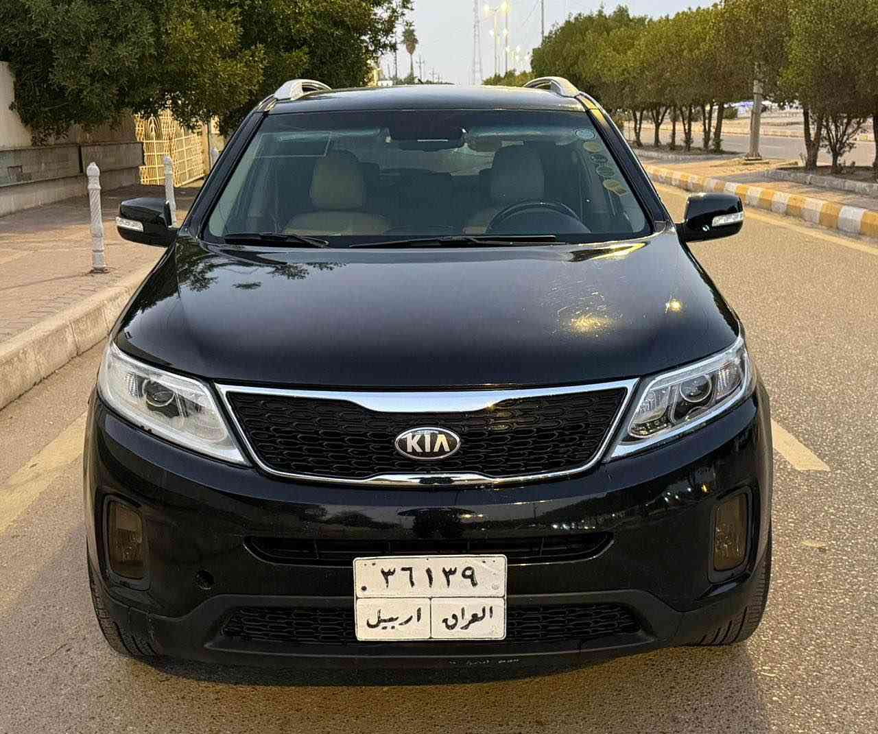 السلام عليكم 
كيا سورنتو 2014وارد خليجي مكفوله رقم اربيل 
وكاله بسمنه السياره فول موصفات ماعده البنرامه 
تحكم ستيرن حساسات كشنات جلد كهربائيه لايت دايود بصمه 7راكب 3قطع تبريد 4سلندر ماشيه 120 السياره جاهزه من كلشي كير محرك حداده تبريد تخم تاير كله جاهز مابيهه اي نقص رايدهه ب137وبيهه مجال بسيط 
للستفسار الاتصال ***********مكانهه ميسان عمارة, ميسان
