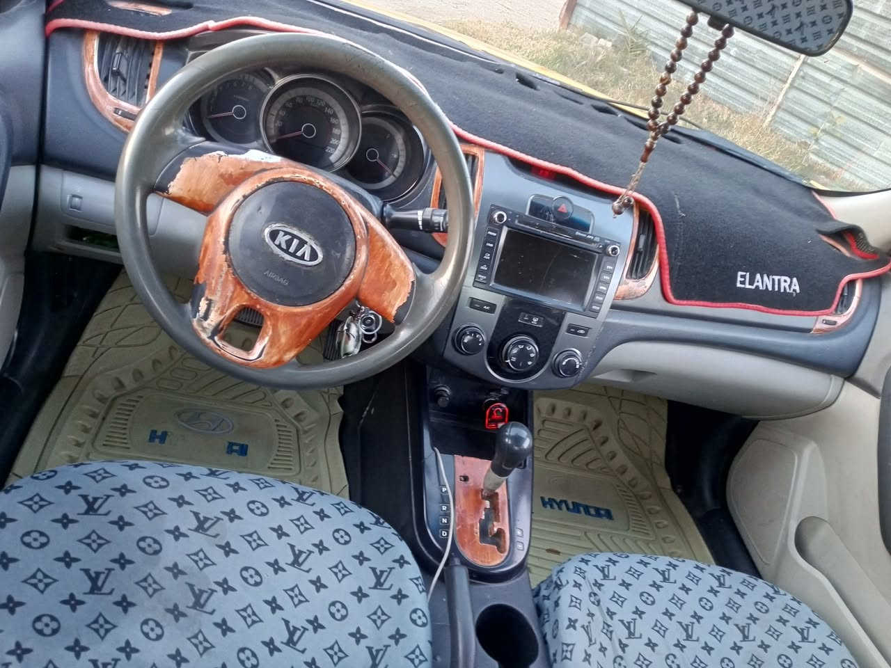 سلام عليكم سياره سيراتو مشروع وطني بسمي خليجي 2009كير مكينه نضيفات صدر كامل تبريد  بس غاز بيه اشويه خياسات بلصوره  وبيه معجون يرادله صبغ عام السعر 60وبيه مجال مكاني انبار هذه رقمي ***********
