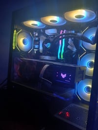 رايزن 7800X3D • RTX 5070 ١٢جيجابايت • DDR5 ٣٢جيجابايت ٦٠٠٠ميجاهرتز