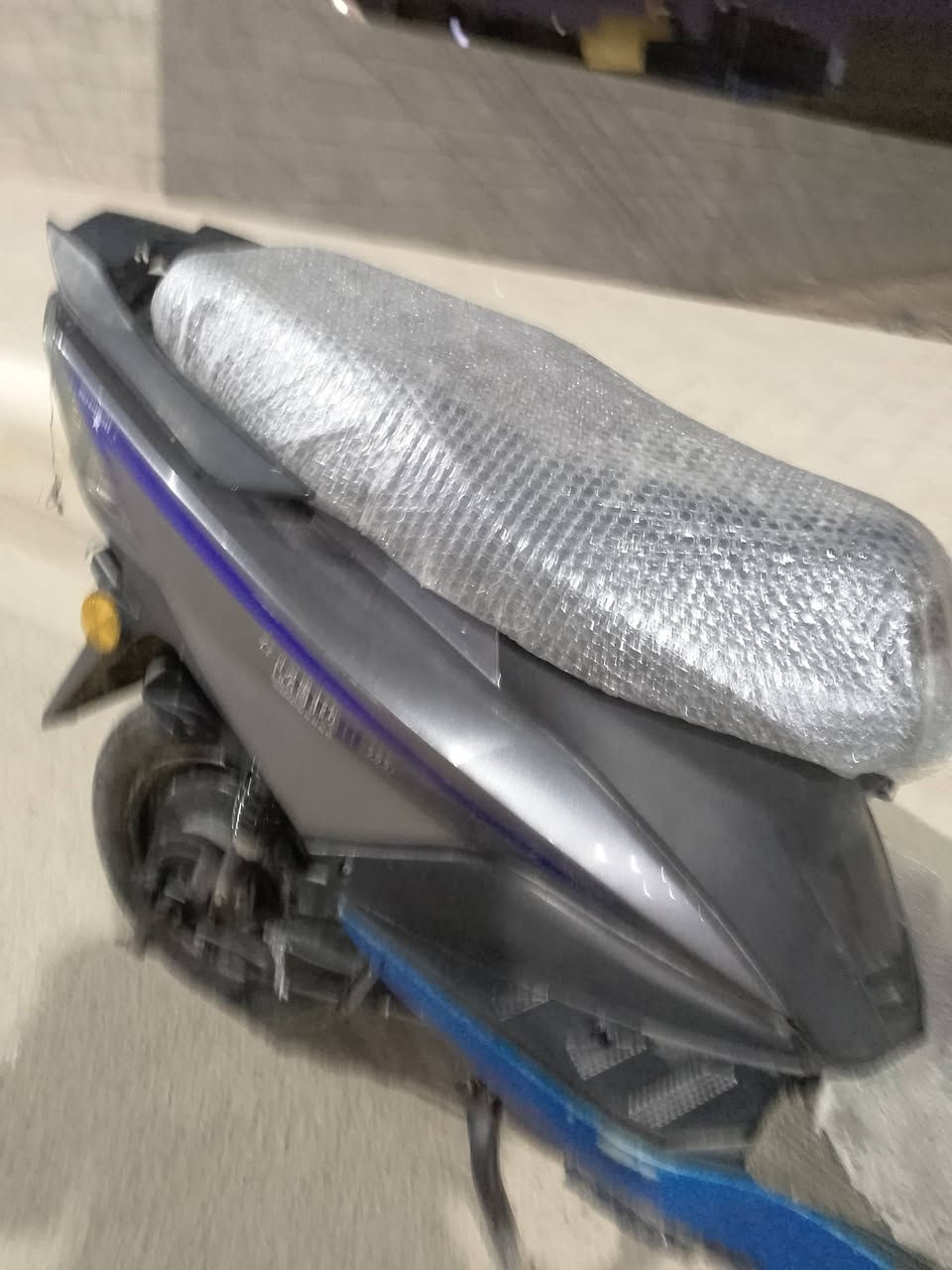 سلام عليكم من رخصه الادمن دراجة شحن للبيع دراجة نضيفه كل نقص مابيها بطاريات عدد البطاريات  7 اشاير كهربايات كلها شغاله مكاني رمادي تاميم الاستفسارات ***********
