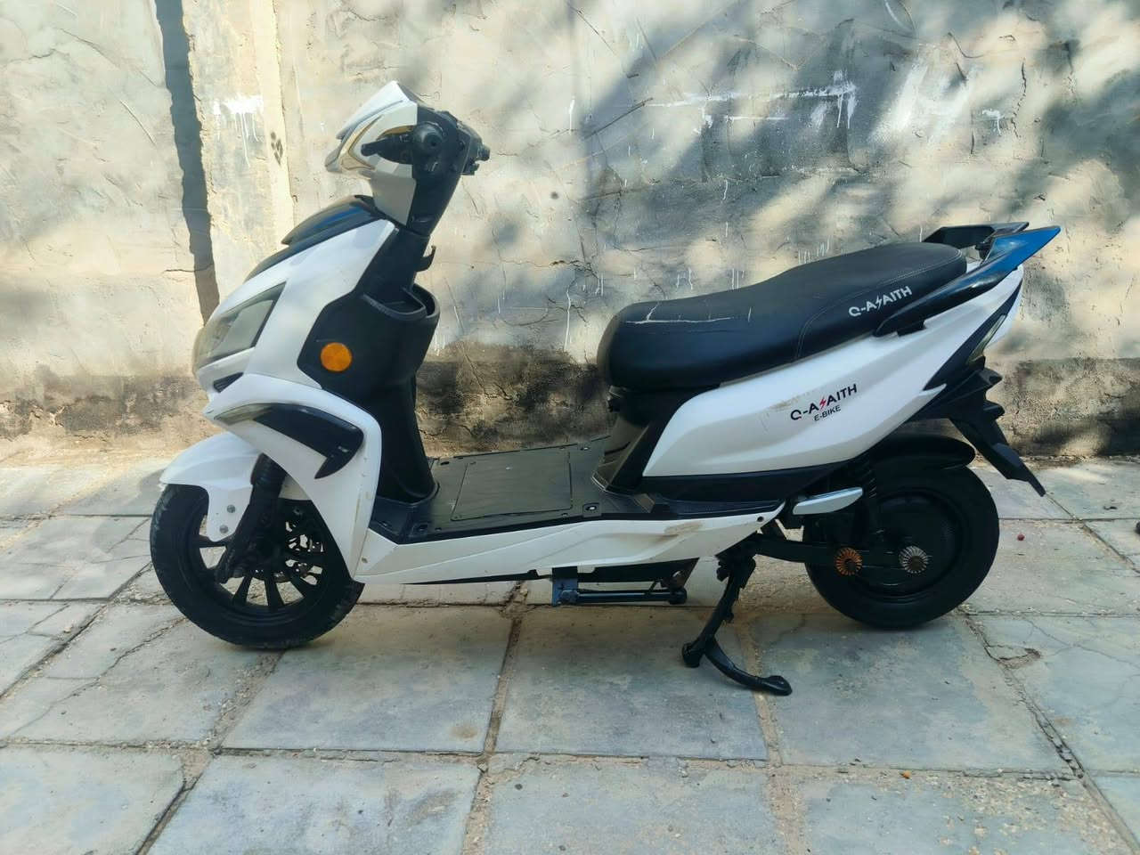 دراجه شحن جديده بطاريات نص عمر ٣٥٠ او مراوس


**إذا كنت صاحب هذا الإعلان وتريد حذفه لأي سبب، رجاءا أرسل رسالة إلى الدعم الفني**