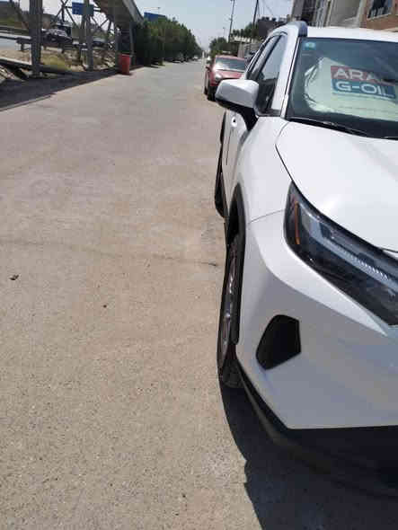 السلام عليكم 
للبيع
تيوتا راف فور  2022 ابيض 
محرك 4 سلندر 2500
وارد كندي ضرر بسيط مثل ماموضح بالصور والسونار 
رقم بغداد 
مواصفات Xle بدون فتحة 
موقع السيارة بغداد - حي العدل
معلومات الكار فاكس موجودة 
السعر : 26500 دولار 
دفترين وخمسة وستين ورقة  مجال بسيط 
للاستفسار الاتصال :*********** 
غير متواجد ع الفيس بوك بغداد
