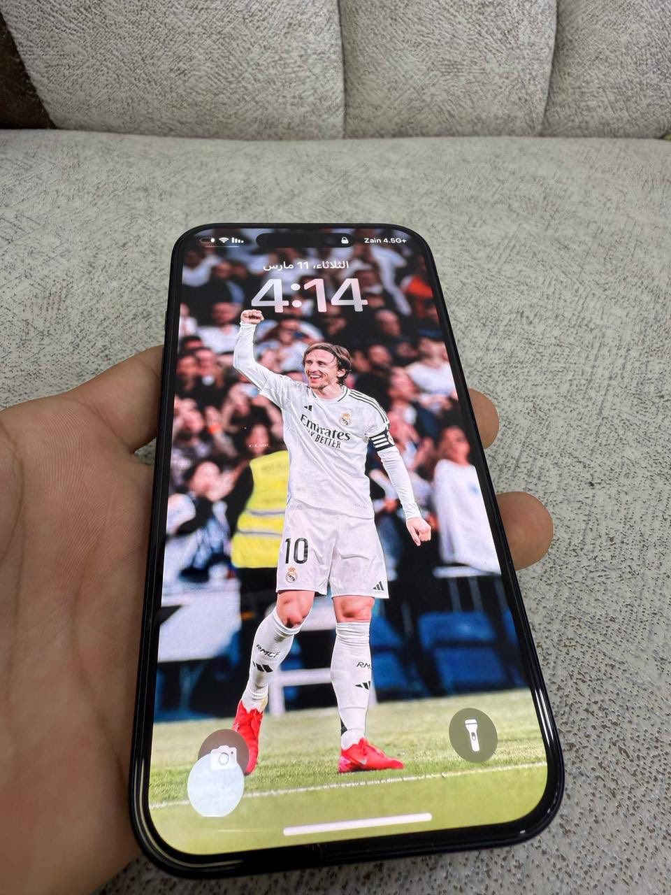 ايفون 16 العادي 
ذاكرة 128 
اللون نيلي 
البطارية 91
الجهاز مامفتوح ولا مبدل بي اي قطعة ولا مرفوعة البطارية 
شرط الفحص  ، كامرتة تخبل

السعر 700 قفل 
المكان ناصرية مركز
واتساب ***********
