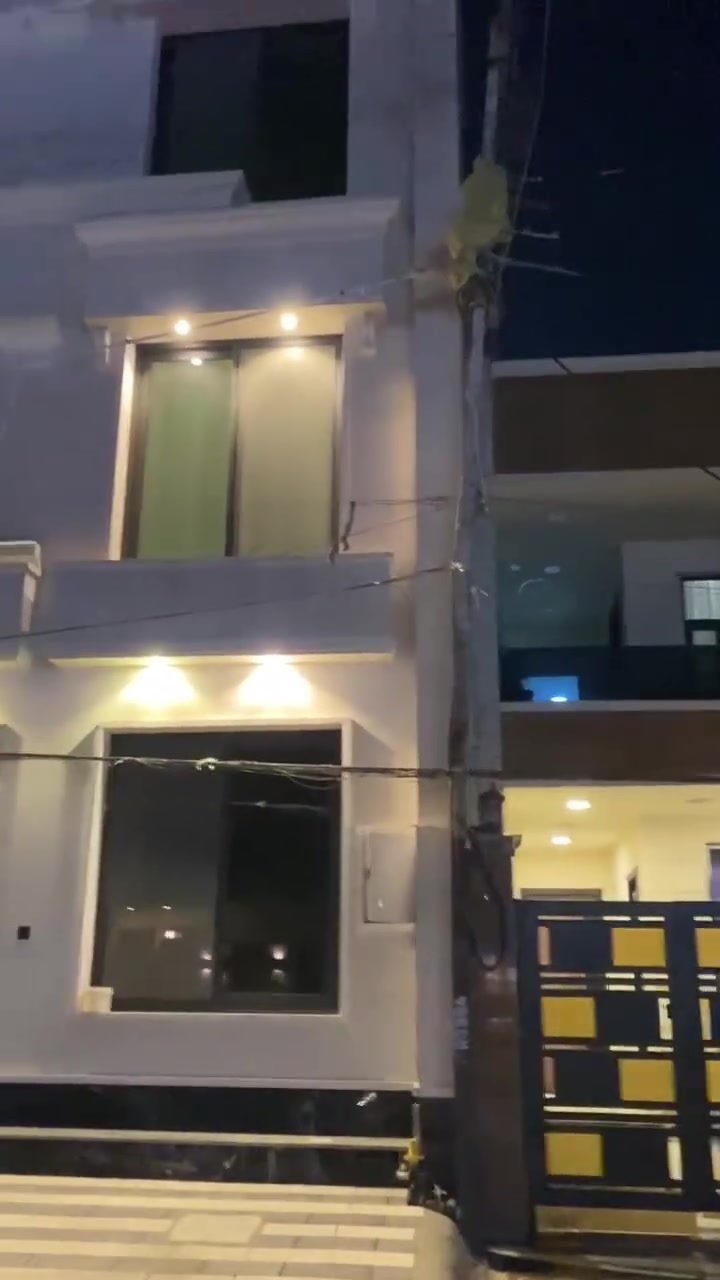 بيت للبيع ٥٠متر الواجهه 5 نزال١٠
بناء حديث زيرو
في منطقه العامريه مربع الذهبي الاطباء
يتكون من ٣طوابق
يحتوي على ٤نوم
٣حمامات
وصاله ومطبخ
للاستفسار عن السعر الاتصال اومراجعه مكتب العيش الرغيد للعقار في منطقه العامريه
***********متوفر واتساب
***********
