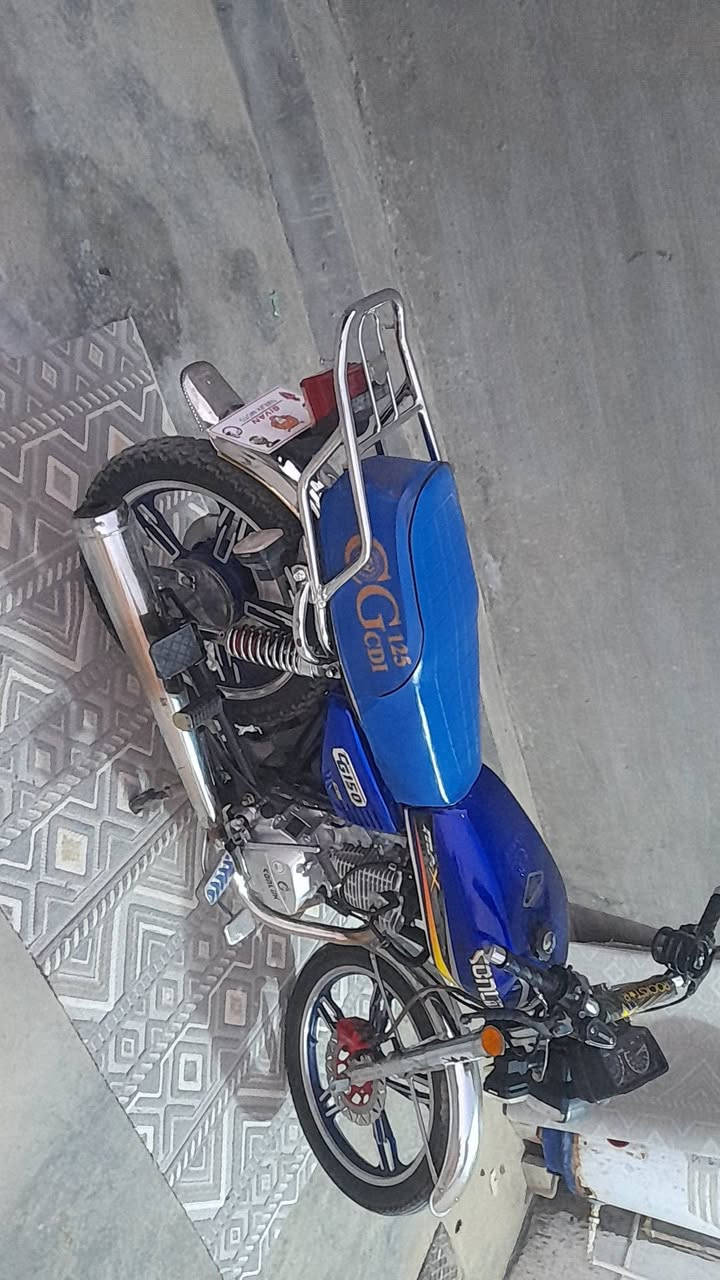 موديل  23  مكمرك
شاشه الاكترونيه
السعر   700 بي مجال 

*********** فقط وتساب او ماسنجر
