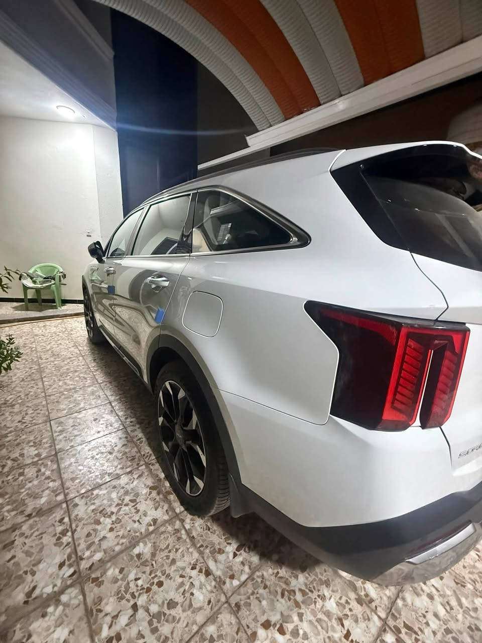 السلام عليكم 
للـبيع فقط 
كيا سورنتو خليجي موديل 2024 فووول 
ماشيه 🛣️ 29000 الف كم 
رقم بابل بأسمي التحويل ثاني يوم
المواصفات 
* حجم المحرك 6 سلندر 3500
* داتا شو عرض على الجامه الأماميه 
* بصمة تشغيل عن بعد
* صندوق كهرباء
* 4 وضعيات قياده
* شاشة عداد السرعه متغيره بـ 3 وضعيات
* بانوراما
* كـير ماوس
* الاضاءه الداخليه LED 
* حساسات امامي خلفي
* 4 جأمات تنفتح وتنغلق اوتو بالبصمه 
* هاند بريك بصمه
* مقعد السائق والراكب كهربائي
* ويل حجم 19 
* 3 قطع تبريد منفصل
* شاحن وايرليس
* السياره عليها مشبج حمايه للراديتر 
* السياره جديده بكل معنى الكلمه مناقصها أي شي 
* السياره كفاله عامه من الشخط والبارد والصبغ عده بيها رصعه صغيره  
التعجبه السياره يجي يشوفها ويشلع عيوني 
* رقم التليفون 📞 / *********** 
* 📍مكان السياره بابل حله مركز المدينه
