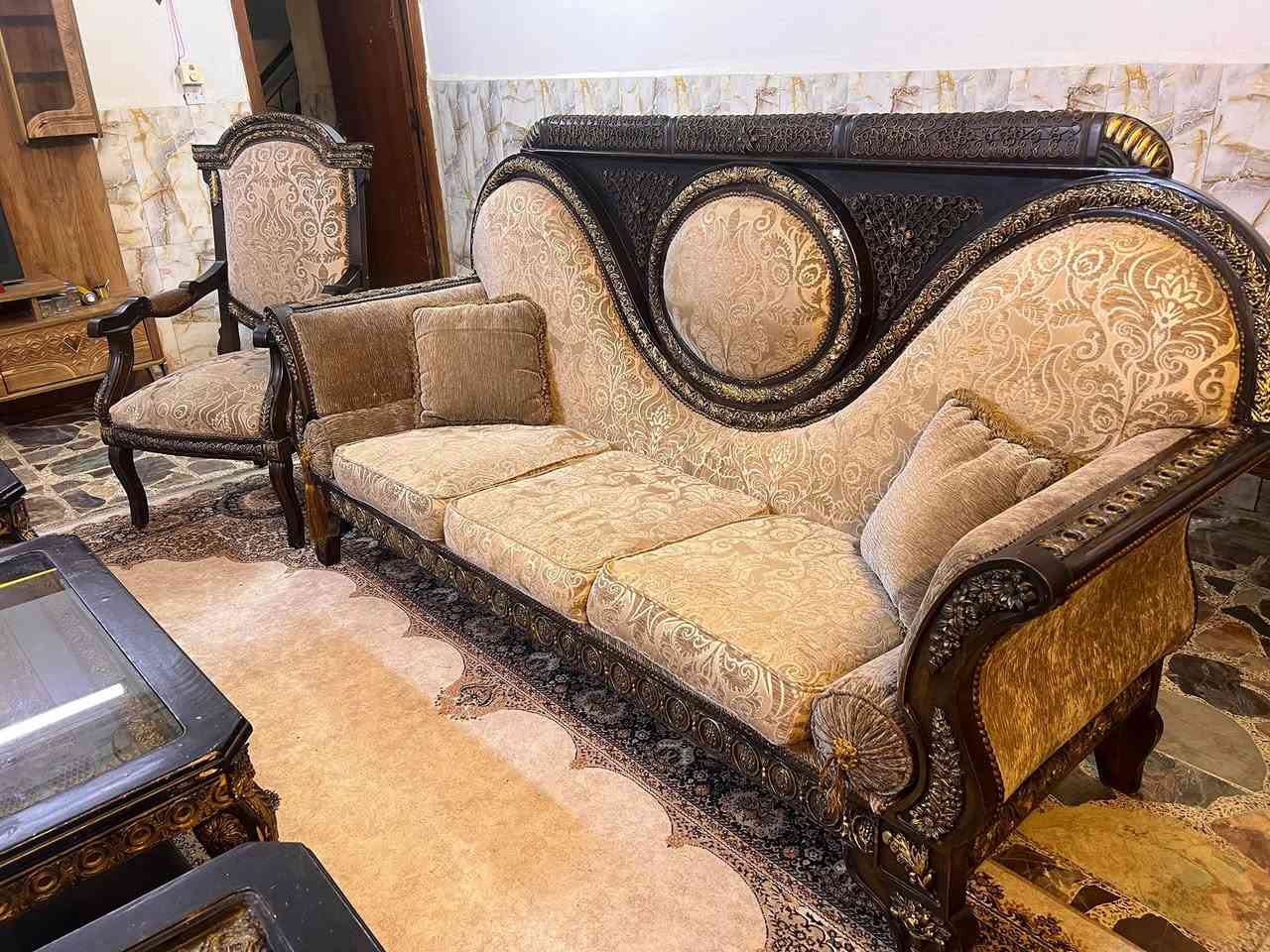 زان انتيكا 10 مقاعد وسيت طبلات مكان المنصور للتواصل ***********
