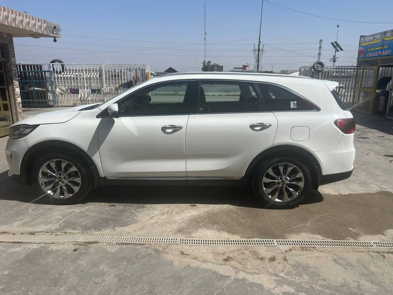 السلام عليكم للبيع فقط سورنتو خليجي بغداد موديل ٢٠٢٠ فول مواصفات عدا البنوراما ماشية ٥٨ بيها صبغ نصف باب السائق والجاملغ الأمامي الأيسر ومقدمة البنيد والباقي مكفول السعر ٢٣٠ مائتان وثلاثون ورقة السيارة بأسمي مكاني بغداد للتواصل على الرقم *********** السيارة جاهزة بدون اي نقص والتوفيق للجميع ٠
