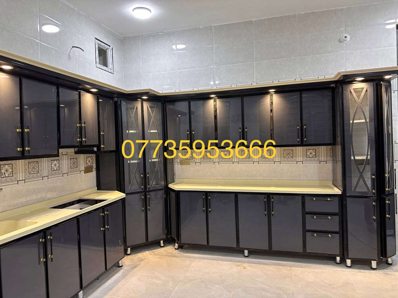 احدى اعمالنا السابقه بلون الفيلي مع المنيوم الاسود 
مع المرمر صناعي الكريمي 
داخل خارج المنيوم تركي درجه اولى محشه بلخشب للقوه والمتانه 
اناره خارجيه للملحق مع تاج MDF 
تفصال حسب الطلب حسب قياس المطبخ 
اسعارنا تنافسيه ثابته 
للاستفسار عن الاسعار مراسله الصفحه او الاتصال على رقم ***********
او مراسله على واتس اب 
عنواننا ديالى // المقداديه 
يوجد كادر لتثبيت القياس مع نقل والتثبيت في جميع مناطق المحافضه
