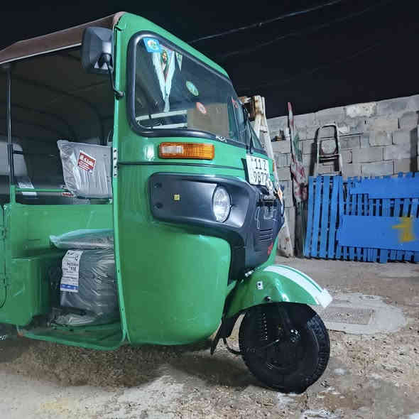 السلام عليكم تكتك للبيع موديل 21 شهر 12 لا ضربه ولا صبغ مكينه بوشه وبستم فقط العنوان بغداد مدينة الصدر رقم الهاتف ***********
