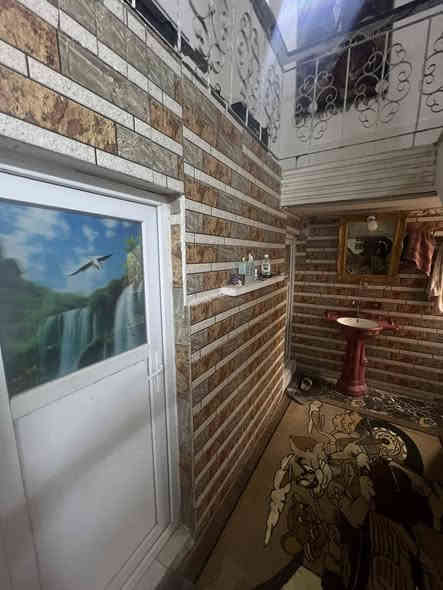 ‏دار للبيع طابوق كونكريت 
 السعر 127 مليون قفل غير قابل للتفاوض 
المساحه ٢٠٠ متر طابو زراعي سند ٢٥
حله بكرلي ٤ بلبدايه قريب علئ الشارع العام
منطقه هادئه خدمات كامله.............
شارع ٨متر تبليط مجاري خدمات كامله 
يحتوي على ٤غرف نوم وكلدور واستقبال ومطبخ وصحيات داخليه وخارجيه ومدخل للبيت كبير
للاستفسار الاتصال على أرقام المكتب
*********** متوفر واتساب
***********متوفر واتساب‏
