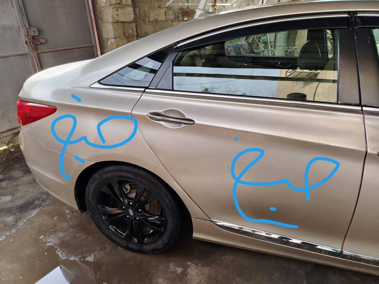 سوناتا امريكي ٢٠١١
بغداد انكليزي
فول مواصفات 
حادثها من امريكا باب خلفي ايمن وهلال جاملغ 
فتحه
بصمه
داخل جلد
ارضية جلد تفصال
تبريد قطعتين 
شاشه بلادي
سماعات انفنتي ودمام خلفي
كامره دواره 
كشن كهربائي 
تدفئة بالكشنات
السعر  100
مكانها الاسكندريه
للاستفسار ***********
