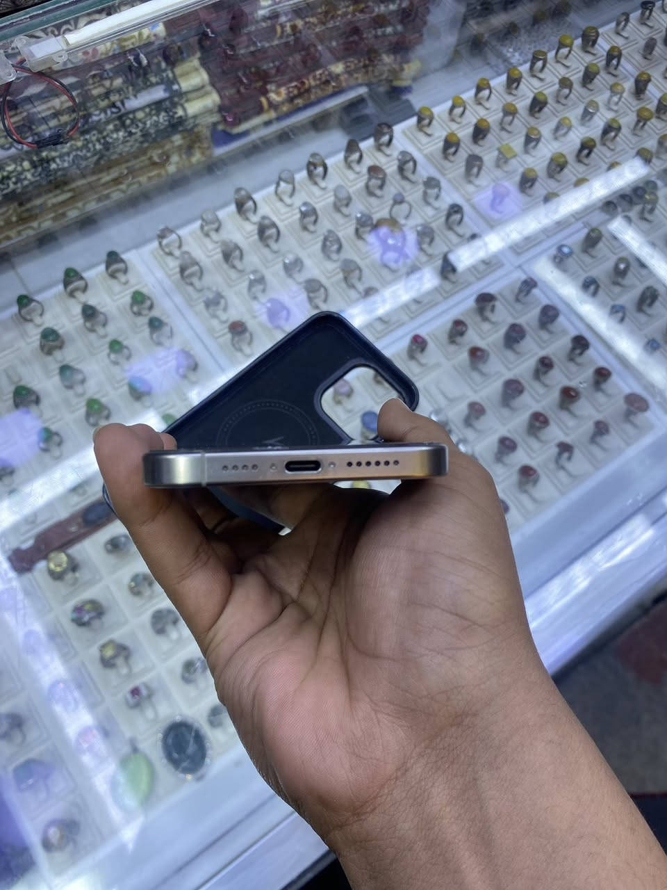 ايفون 15 برو ماكس ذاكرة 256 بطارية 87 نموذج AA سعره مليون و 100 بي مجال للطيبين رقمي ***********
