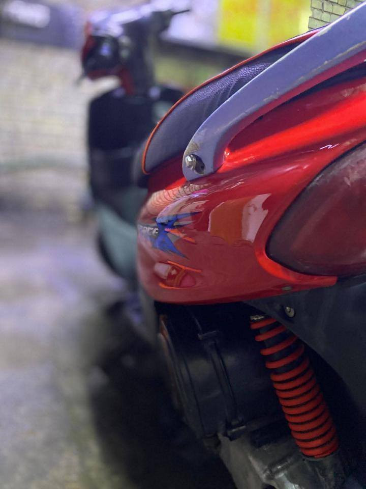 السلام عليكم دراجه ماكس قجمه للبيع بوشه ٥٥ عقل رياضي بيه ٩ نمر صالصه FM دبل جديد تاير جديد فول ملاح  شلعه وعدل شك كاع  دراجه جديد مابيه اي نقص كهربائيات كله شغاله دراجه فول مواصفات مكاني زعفرانيه. سعره ٤٠٠ بيه مجالل
*********** للستفسار
