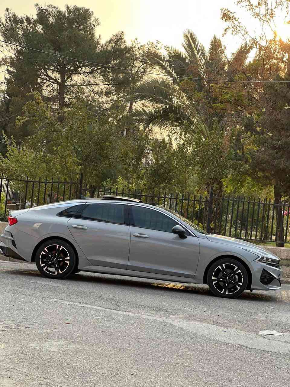 کوردی / تەنها فرۆشتن 
گـــــــۆڕینەوە ناکەین 

Kia K5  GT Line 
•مۆدێل/ ٢٠٢٣ / ٣٤ هەزار چووە 
•فوول مواسەفات ناو سۆر بلادی 
•کوشین ( هیتەر ، جلد ، کارەبا )
•بەسمە و پانۆڕاما ، کامل ڕادار
•شاشە گەورە و کامیرە زۆر مواسەفاتیتر 
•تەنها بۆنیت سبوغ ، شاسی بە شەرت نەیگرتووە 
•ئەێرباگ تەنها سوکان سیستەم
•کاتی نەشکاوە ٢ مانگی لەگەڵە 
•نرخ / ١٩٥ $$
• بۆ پەیوەندی *********** Singapore
