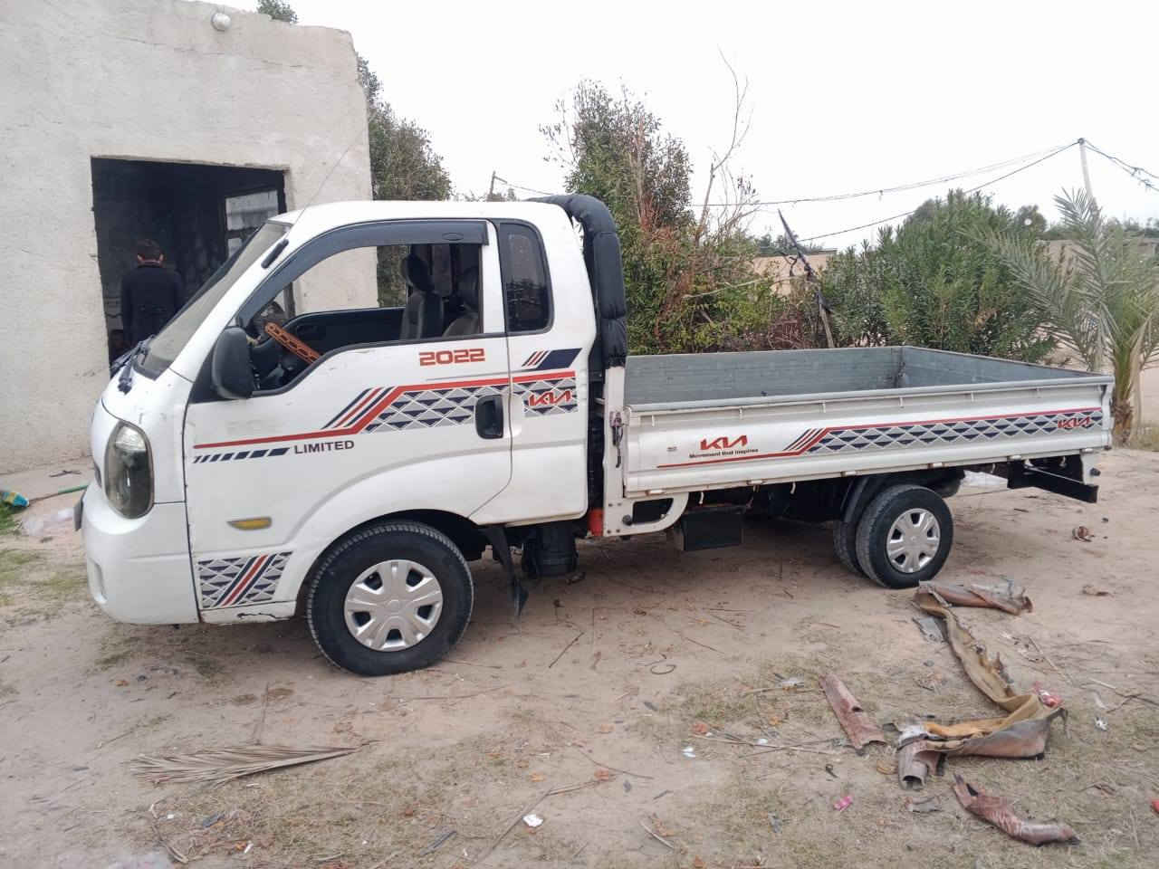 كيه 16 مكفولا من محرك وكير واكسن سياره حلوة بيهه دحجه بل بنيد ماواصلا لداخل السعر 90 رقم الهاتف ***********
