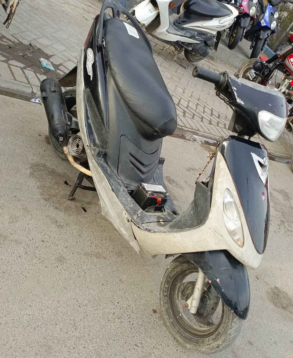 دراجة ماكس منغولي للبيع نقص باتري وعداد سرعة 
السعر 250 الف.


**إذا كنت صاحب هذا الإعلان وتريد حذفه لأي سبب، رجاءا أرسل رسالة إلى الدعم الفني**