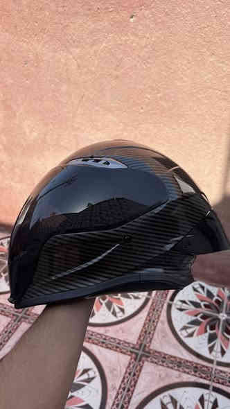 خوذة بالة الماني نضافة 100‎%‎ 
حاصلة علا شهادة DOT الحقيقي السلامة والامان 
تحتوي علا فتحات تهوية وفتحات مانع الضباب 
وحاصلة علا شهادة ECE 
مضادة للخدوش ذات طلاء ثابت 
تحتوي علا بطانة داخلية مريحة وثابتة  
س 120 قفل 
تواصل ماسنجر او علا رقم ***********
