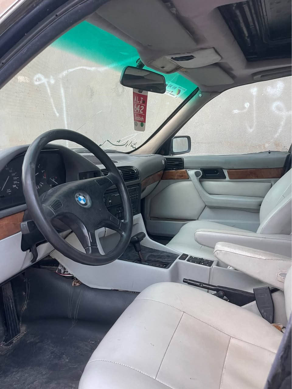 BMW 1992 
535 Ai 
اتوماتيك
گيرو مةكينة ئةروپي لوكي لةسةرة 
سةرفوبوخاري نية بي مةسرةفة 
رةقةم هةولير 9مانگة بةسةرچووة 
غةرامةشي نية لةسةر 
تةحويل  وكالة بةشةرت مكان سيارة كركووك 
سعر 55مجال 
گؤرينةوةش دةكةم بةشتيك بةدلم بيت 
*********** Singapore
