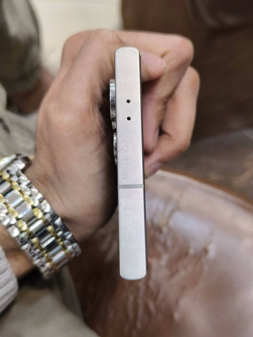 السلام عليكم 
s24 ultra /256
ما بي اي ضرر فقط الخدوش خفيفة بالضهر موضح بالصورة 
ب925 الف /كامل ملحقات كارتونة كيبل/ راس شاحنة اصلي / 8 كفرات 
المكان حله مركز


**إذا كنت صاحب هذا الإعلان وتريد حذفه لأي سبب، رجاءا أرسل رسالة إلى الدعم الفني**