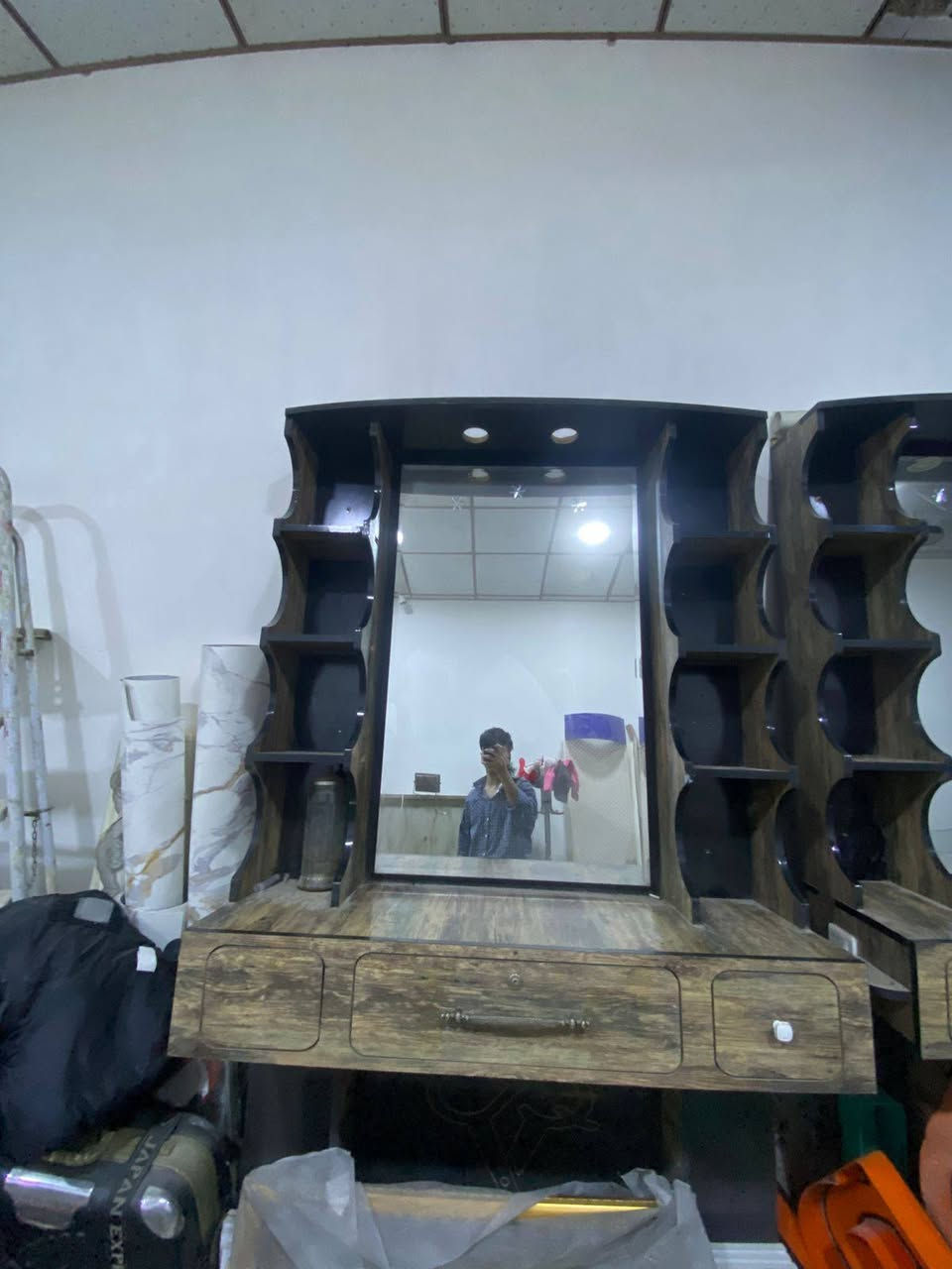 سلام عليكم ميوزه حلاقه للبيع ثنينهن با ١٥٠ 
الواحد با ١٠٠ العنوان بغداد بسمايه نضيفات 
***********
