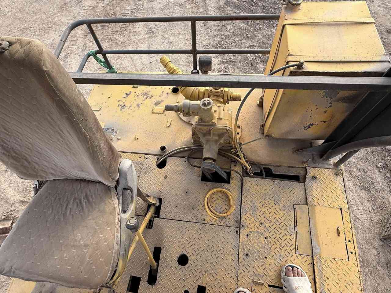 السلام عليكم  حادله موديل ١٩٨٢ نوعه ساكاي محرك محور دايو سته سلندر كير ٨٢ درج اعوج تخم تاير الحادله جاهزه وخير من الله الاستفسار على هذه الرقم ***********/***********ملاحظه مكاني بابل طريق حمزه الغربي شوملي قريه الزبار
