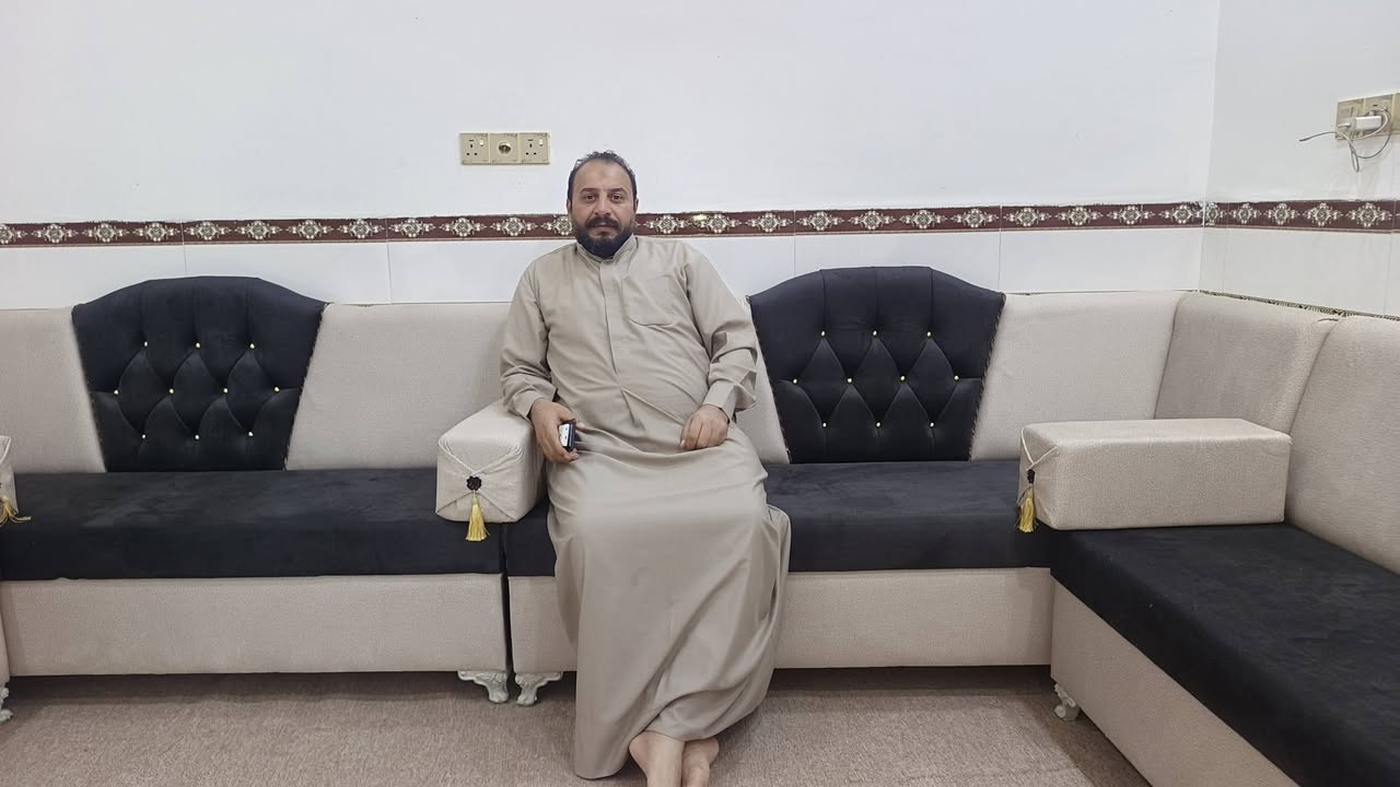 قلعة سكر

ديوان  سيد مصطفى من قضاء قلعة سكر

معمل بركات الرحمن بالإدارة الأخ سمير النجار لتجهيز الدواوين للحجز ***********
