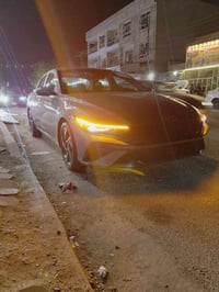 عندي النترا 25 وارد امريكي جادثهة بنهاية جاملغ خلفي بارد بدون صبغ سيار...