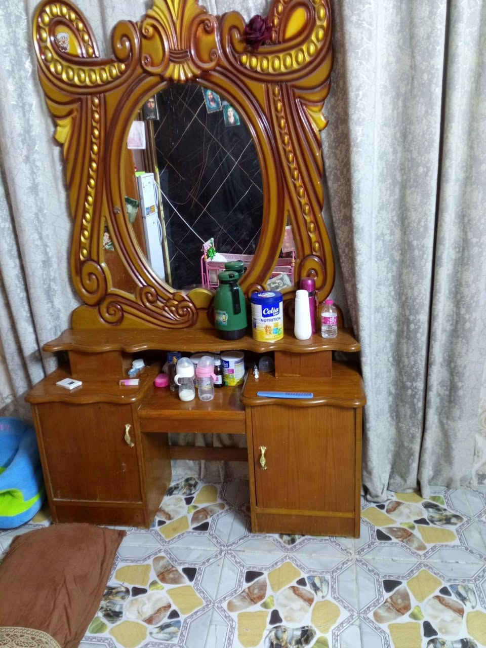 سلام عليكم غرفه نضيفه مستعمله شي قليل عنوان بغداد بلديات للاتصال على رقم ***********
