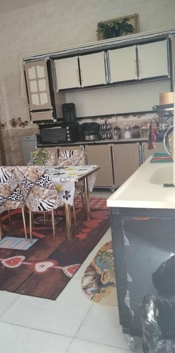 متوفر بيت زراعي ٢٠٠ متر للبيع في مجمع توحيد العفلوكي قرب سكة القطار كافة الخدمات للاستفسار عن السعر الاتصال على الرقم *********** واتساب
