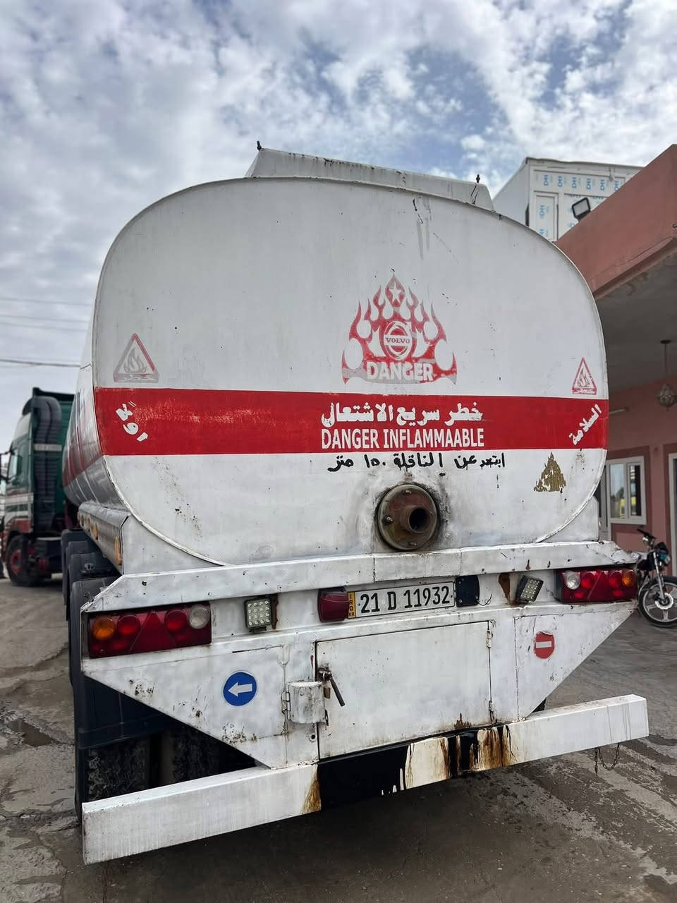 للبيع فالفو صهريج
موديل 2006

كير اوتوماتيك 

حجم محرك 460

نوع صهريج مصلاوي 

سنوية جديد 

السياره موجود في معرض عادل 

عنوان كركوك مقابل جسر حزيران

***********☎️واتساب
***********
