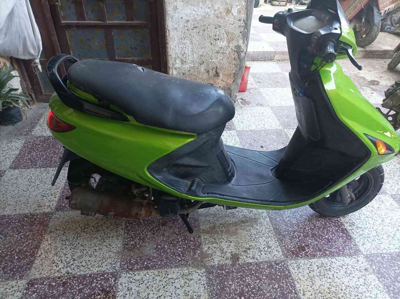 سلام عليكم دراجه البيع كل شغال مكان حله بنادر الثالثه سعره 300 (***********)
