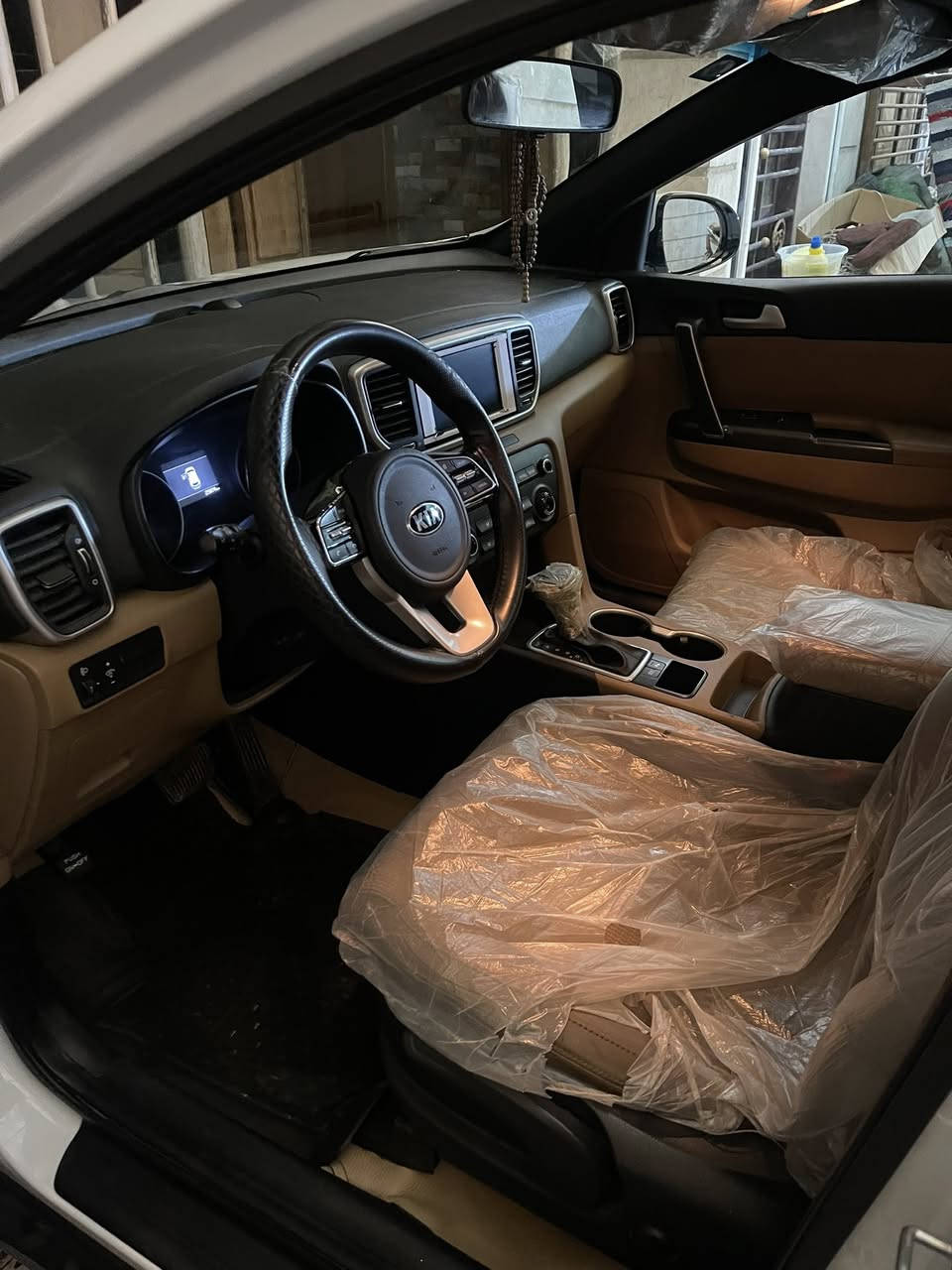 السلام عليكم
كيا اسبورتج 2020 خليجي رقم بغداد بااسمي 
ماشية25 مكفوله 
السعر 21$ رقم الهاتف ***********
