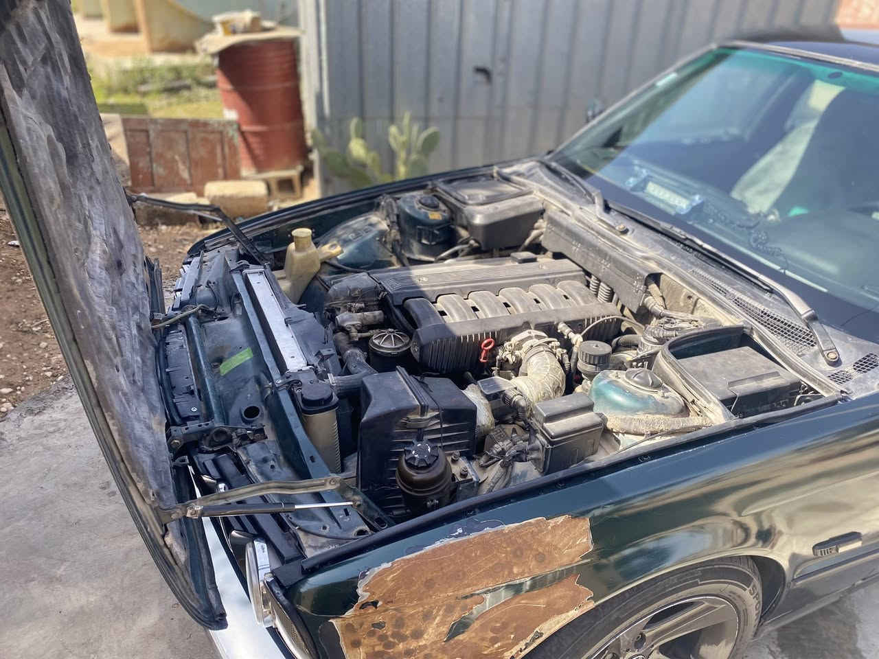 سلام عليكم البيع بي ام دبليو حجم 525 
موديل 90 كير محرك خير من الله محرك دجتال تك فانوس كير عادي تصفير من غرامات لوحات الماني رقم أربيل سعر خاص تصال رقم ***********
