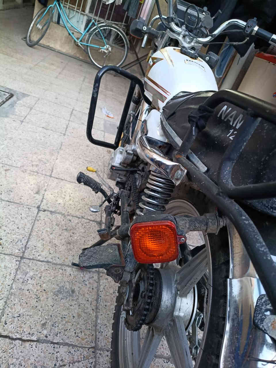 سافان 5 كير كاملة مكملة شغل واطلع ✅
كهربائيات كلها شغالة لايتات اشاير
تايرات جدد
مكينة ناعمة ما بيها اي تبخير
جانت حامية وغسلتها وانفطر الكور وبدلته
اوراق مفقودة ،مكفولة من السرقة 
تجي تفحص اجيك على راحتك 
الدراجة نظيفة كلش مثل ما تشوف
السعر 450 وبي مجال بسيط

مكاني البياع رقمي ***********
