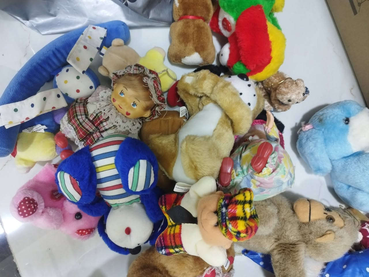 للبيع سخان كهربائي جديد مستعمل شهر حجم وسط ٥٥ الف  رف خشب ديكور ب٨ رف حمام المنيوم ب٨ سيت صواني تقديم خشب جديدة ب١٠ كاوية شعر ب٢٠ ,انزو قطاعة داني هوم 12 ملاعيب اطفال القطعة الف راوتر إنترنت ١٠ مقوي شبكه انترنت جديد ٣٠ ميز طعام ب١٣ ميز اوتي ب٥ غسالة جواريبات ب٥ حي القاهرة العنوان وماعندي توصيل ***********
