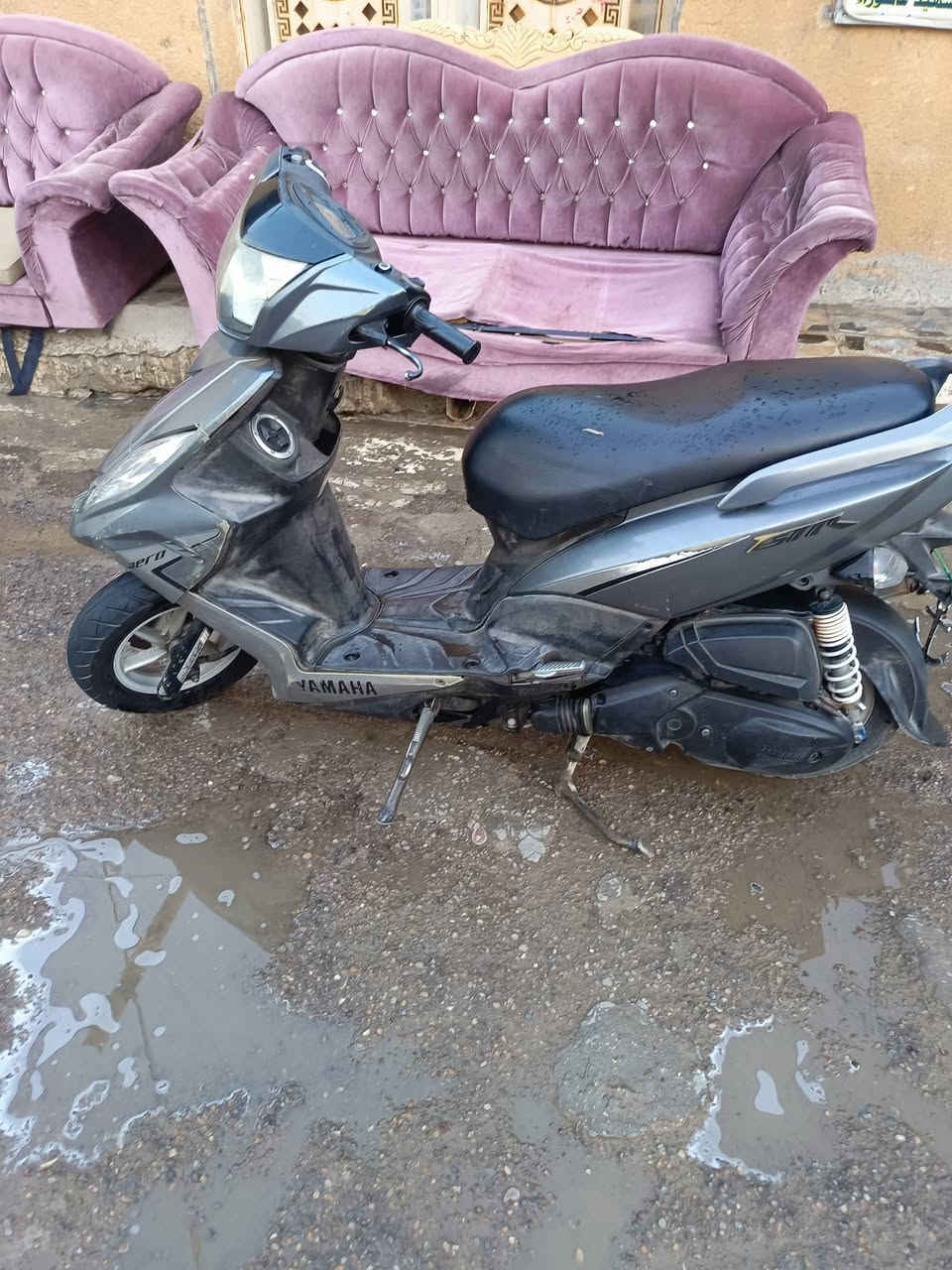 سلام عليكم دراجة للبيع جيتيار السعر ٩٠٠ العنوان بغداد مدينة الصدر حي طارق الوصط ***********
