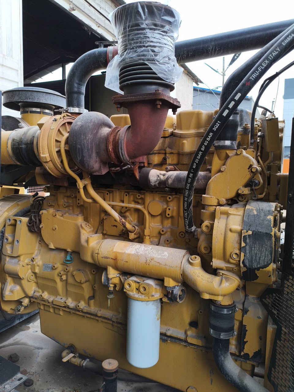 #مولدات 
مولد كتلر بلر C15 مولده جديده استيراد أوربي 
مامشتغل دقيقه بلعراق برغي ممفتوح منه وضع الشركة 
شرط الفحص والحمل لاتبخير لا تنقيص 

📍التوليد 500 KVA 
📍السعر خاص او اتصال بالرقم التالي 

العنوان أربيل الصناعة الجنوبية 
للاستفسار الاتصال+ واتساب (***********) يوجد توصيل لجميع المحافظات (يوجد لدينا جميع انواع وأحجام المولدات)
