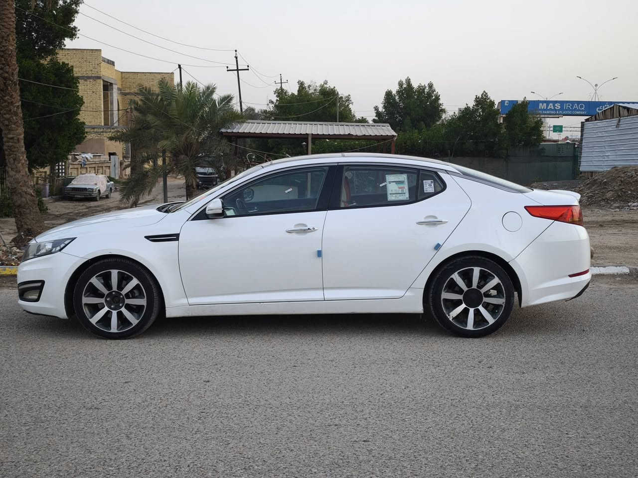 اوبتيما 2013 خليجي مكينة 2000 
بارد شويه عن قبق البانزين 
ومصبوغ قليل كلش 
فول مواصفات حساسات اشاير بالمري بانوراما بصمة تشغيل وبصمة ابواب حدادية جديدة تخم تاير جديد 
السعر 142 وبيها مجال مكاني الناصرية ***********
