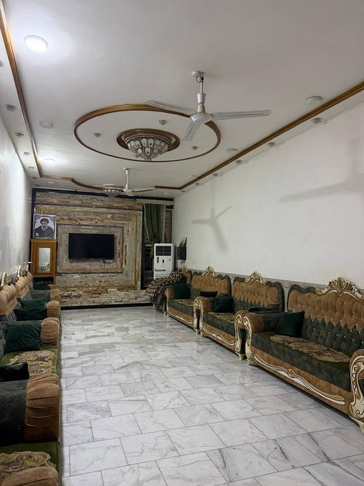 السلام عليكم
بيت مساحة ((((485)))

—الموقع : خلف الكراج على طريق يا حسين بيت ركن
—يحتوي البيت على :
5غرف 
مطبخ 
استقبال 
3مجمعات صحية 
2صاله
🛑ملاحظة :
((يحتوي البيت على برج اتصالات راتب سنوي يباع مع البيت))
للاستفسار:
***********
