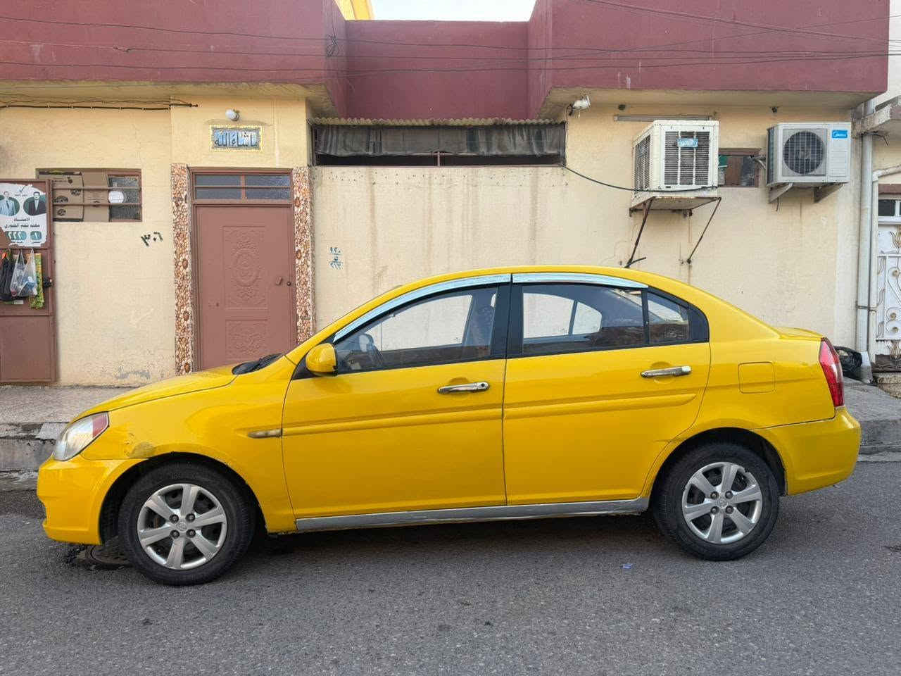 السلام عليكم
اكسنت دبدوب ٢٠١١ تكسي رقم نينوى
بيها باب وشويه براس البوند مكانات مال تكسي
كوبون بنزين بيها  ابيع تحويل فقط
السعر ١٠٠$
الاتصال ***********
***********
