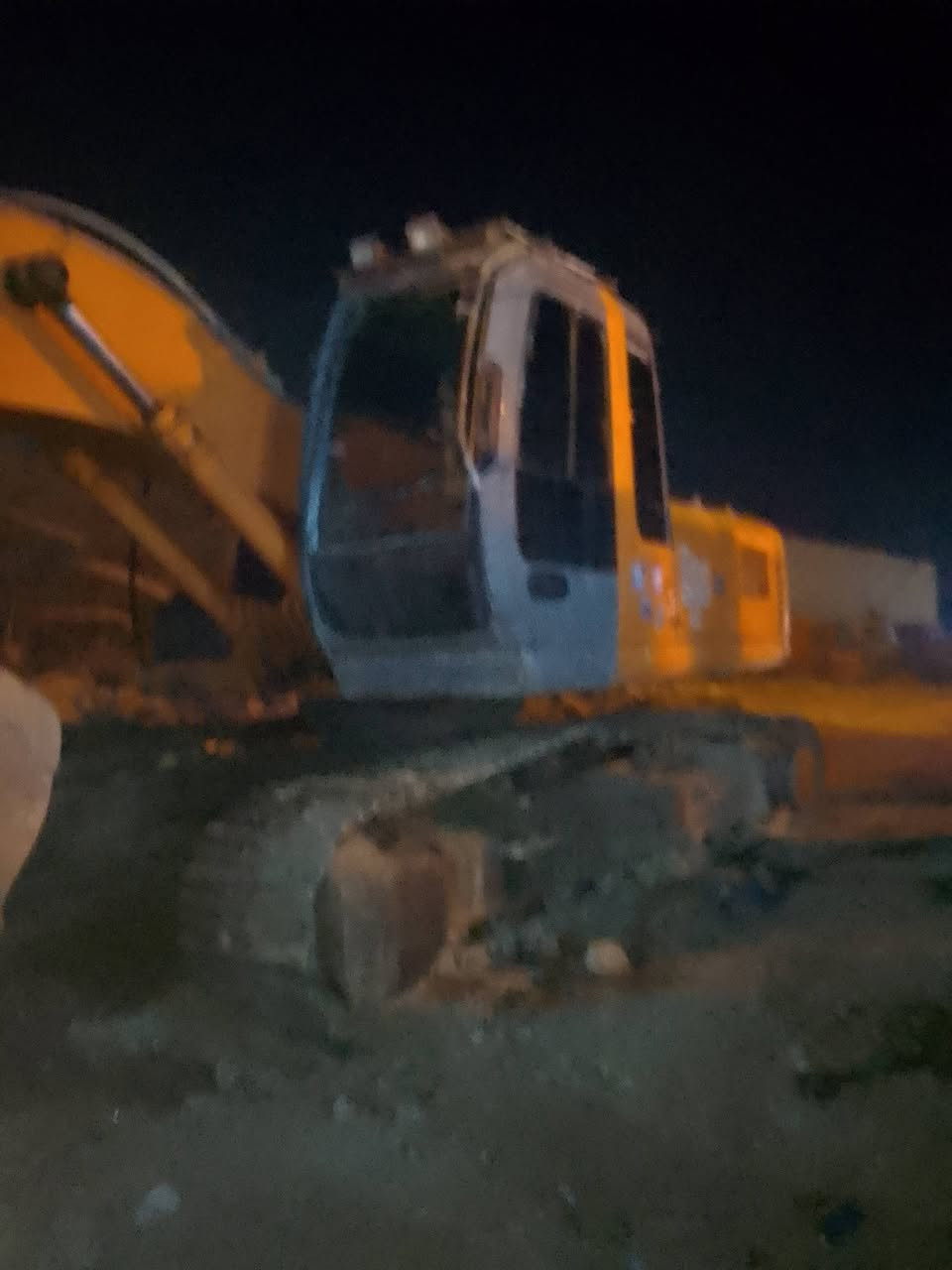 السلام عليكم حفاره للبيع زت الصي المديل 2002 
السعر250  *********** ***********
