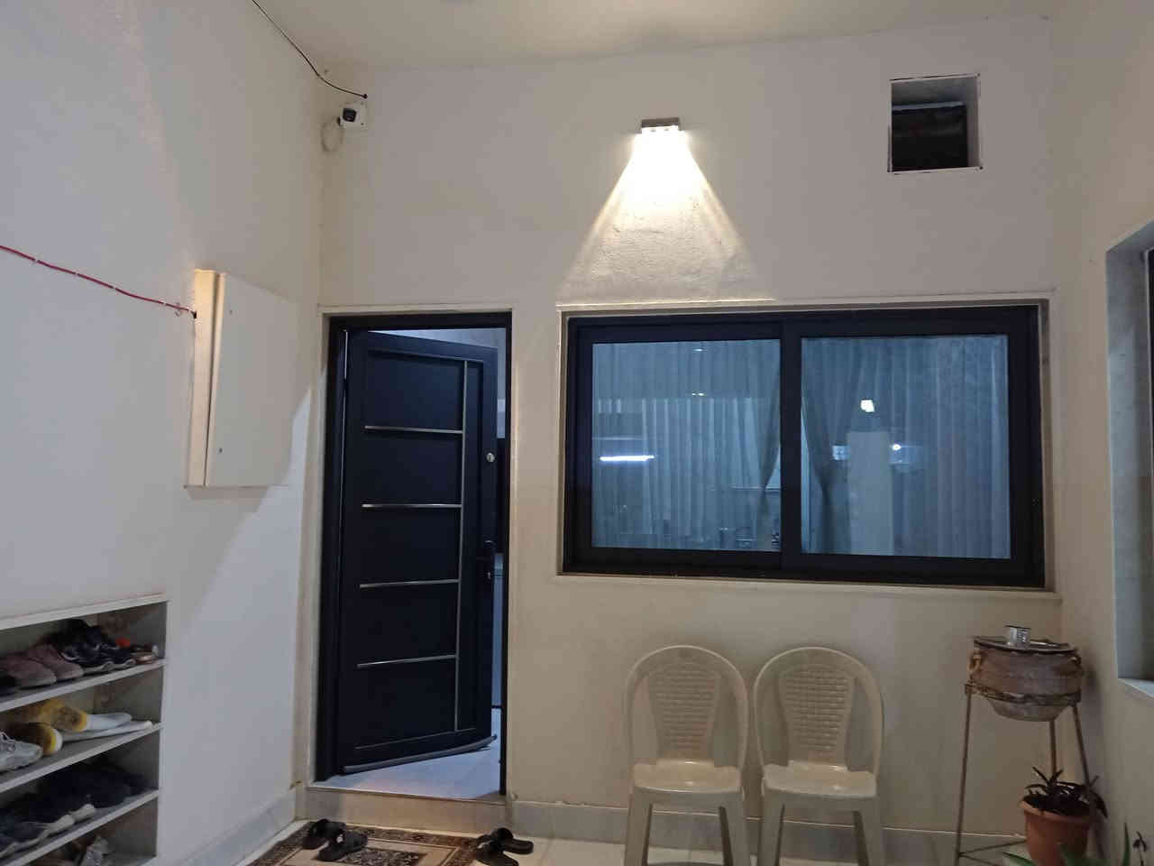 دار طابو طابقين بناء حديث للبيع
المساحة /٢٠٠ متر
العنوان / كركوك حي ١ اذار قريب من سايدين كورنيش
يحتوي على ٥ غرف نوم مع استقبال مع مطبخ مع صحيات ( ٣) مع هول ( ٢) مع كراج 
السعر / ٣٢٥ مليون مع المجال
للاتصال /***********
