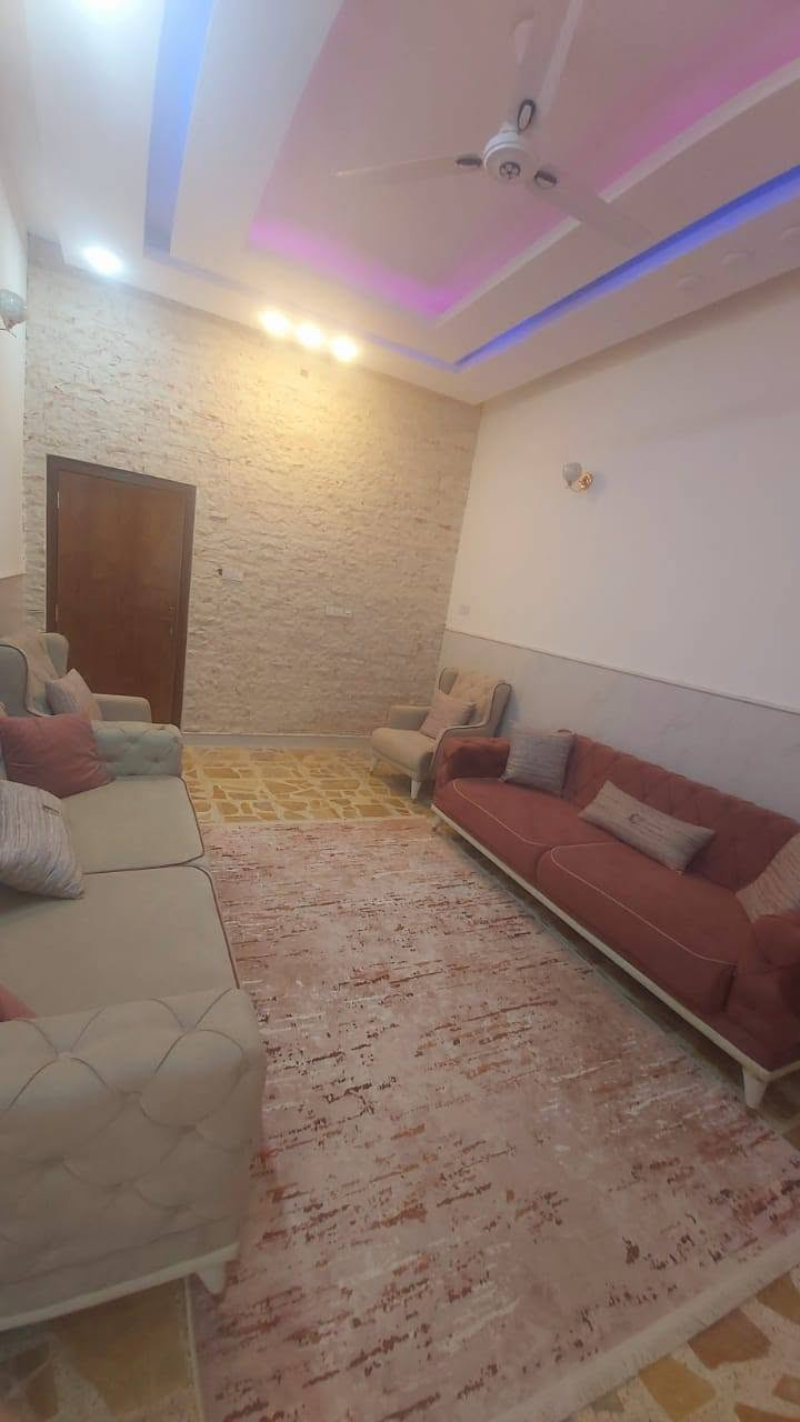 بيت ١٥٠ متر
٧ونص × ٢٠

عكادة بس اكو رباط صب

بناء ٢٠١٤ وتحدث ب ٢٠٢١

الطابق الاول غرفتين وصالة ومطبخ واستقبال وخدمات

الطابق الثاني ثلاث غرف نوم وخدمات

القطاع الفرع الي مقابل مركز شرطة الصدر ثالث بيت ع يمنة
للأستفسار ***********
