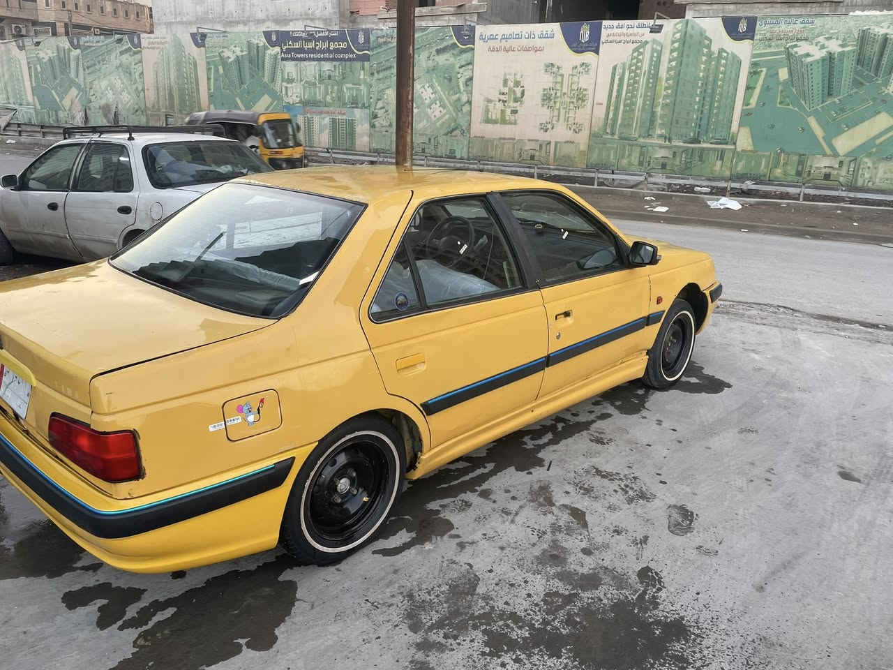 سلام عليكم بيجو بارص ٢٠١٥ 
رقم بغداد انكليزي بسمي مصفره بارحه مستلم ارقام وسنويه لمكان. بغداد الدوره السعر ٣٦
***********
