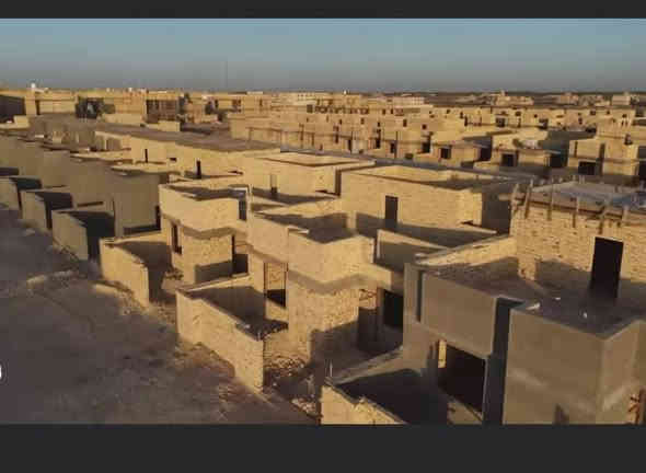 🏠  🔷🔶 وحده سكنيه للبيع في مجمع الود السكني ألاستثماري 
🔶🔷 عنوان المجمع : الناصريه - حي التضحيه - نهاية شارع العياده - على شارع رئيسي ٦٠ متر _
المنطقه المجاوره مسكونه من جميع الجهات ( في منتصف منطقه سكنيه ) 
شوارع المجمع لاتقل عن ١٥ متر 
مساحة القطعه : ٢٠٠ متر مربع 
مساحة البناء : ١٧٦ متر يحتوي على 
استقبال : ٦ م * ٤ م 
مطبخ : ٥.٥ م * ٣،٥ م 
صاله : ٤ م * ٨ م 
غرفة نوم : ٥.٥ م * ٤ م 
غرفة نوم ٢ : ٤.٥ م * ٤ م 
بيتونه كبيرة 
مجموعه صحيه داخليه كبيره 
مجموعه صحيه خارجيه متوسطة المساحه 
السعر  ١٣٢ اضافه إلى سعر الاخلاء بسعر مناسب 
للاستفسار الاتصال على الرقم *********** واتساب غير متواجد ماسنجر
