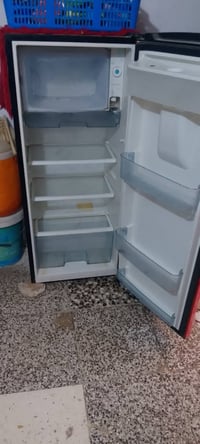 ثلاجة • صوت عالي • بتكهرب