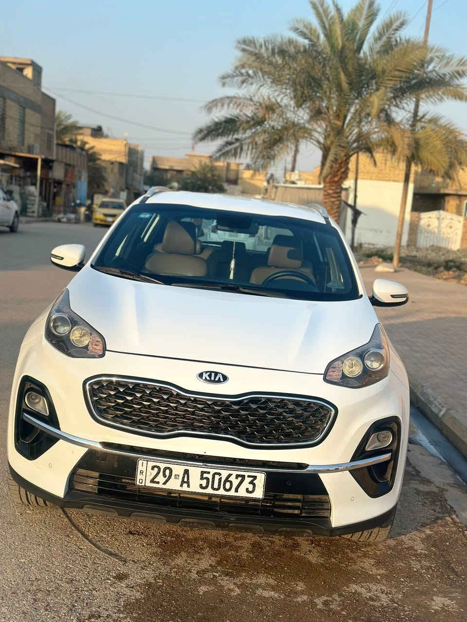السلام عليكم
سبورتج 2020
خليجي مكفوله 
رقم واسط 
شركه دوليه 
حساس امامي خلفي 
مكينه 2000
مري شفط 
شاشه كاربلي 
ماشيه 79
تحويل مباشر 
سعر 195 بيها مجال قليل 
واسط مركز مدينه 
***********
